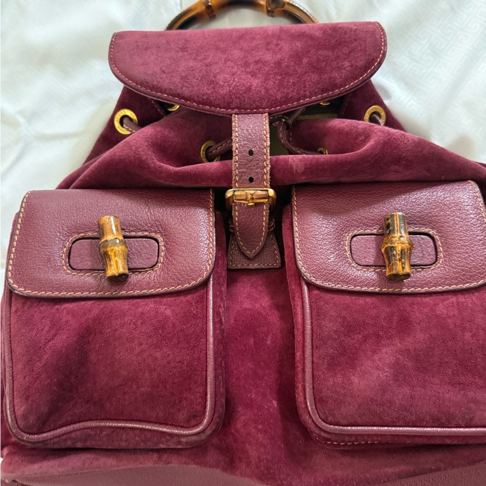 Gucci Red Backpack with Suede Material and Structured Design - Picture 2 of 3